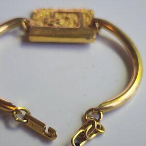 VITAL Goldtone Textured Plate design bracelet with spring clasp